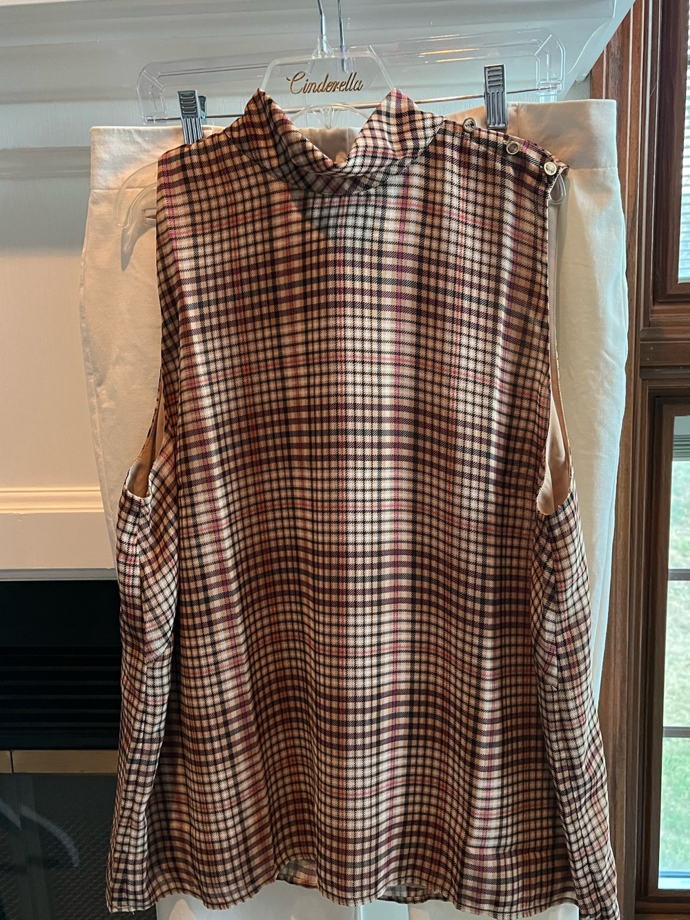Ann Taylor Plaid Sleeveless Blouse in Beige and Brown